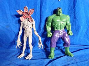 lot 72 image: Marvel Hulk and Netflix Stranger Things 6 Action Figure - Upside-Down Glow Demogorgon