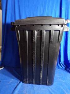 lot 94 image: Full Size Garbage Can with Rollers and Lid 32x20