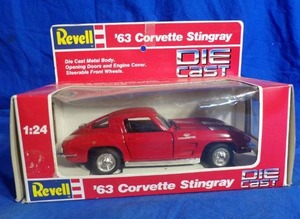 lot 115 image: Revell 63 Corvette Stingray Diecast 124 Scale