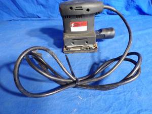 lot 122 image: Drill Master Corded Orbital Hand Sander