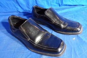lot 131 image: Apt. 9 Mens Slip-On Dress Shoes - Black Size 9.5