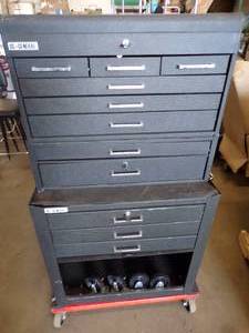 lot 132 image: 11 Drawer Tool Chest Full of Tools.