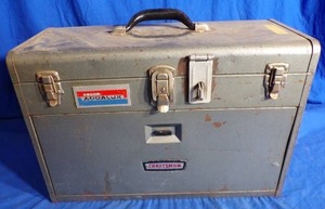 lot 152 image: Vintage Craftsman Tool Box with Multiple Drawers