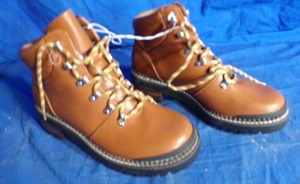 lot 183 image: Tan Work Boots Size 9