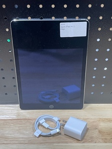 lot 1 image: 2015 Apple iPad Air 2