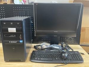 lot 14 image: 2013 Bytespeed 19 Desktop Computer
