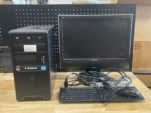lot 15 image: 2012 Bytespeed 19 Desktop Computer