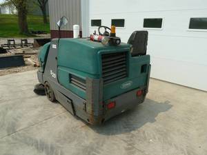 lot 3 image: Tennant S20 Sweeper