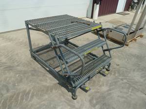 lot 19 image: Ballymore Portable Steel Step