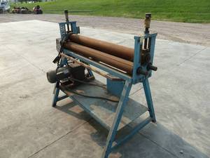 lot 27 image: Ironman Sheet Metal Roller