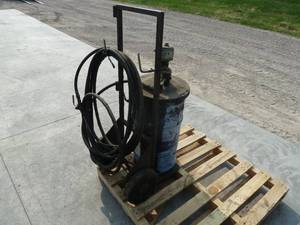 lot 35 image: ARO Grease Pump