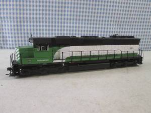 lot 8 image: (EC1) HO Scale SD45 Burlington 530 ...