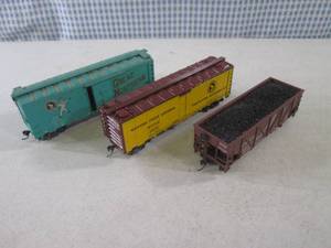 lot 39 image: (EC1) 3 HO Scale Train Cars...