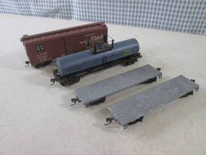 lot 54 image: (EC1) 4 HO Scale Train Cars...