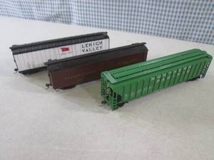 lot 56 image: (EC1) 3 HO Scale Train Cars...