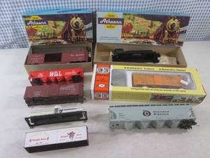 lot 60 image: (CS) Assorted HO Scale Incomplete T...