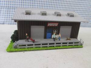 lot 70 image: (EC1) Lightup Train Set Building - ...