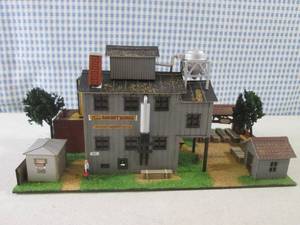 lot 75 image: (EC1) Lightup Train Set Building - ...