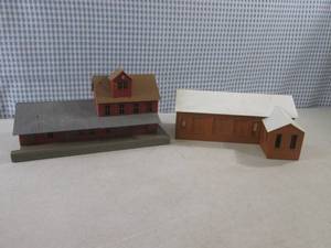 lot 77 image: (EC1) 2 Train Set Buildings...