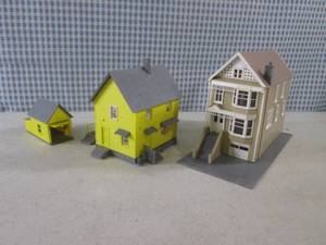 lot 78 image: (EC1) Train Set Buildings 2 Houses,...