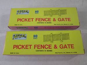 lot 82 image: (EC1) 2 Boxes Atlas HO Scale Picket...