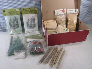 lot 88 image: (CS) Assorted Railroad Miniatures -...