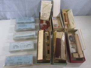 lot 91 image: (CS) Assorted Vintage Wood Train Ca...