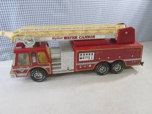 lot 123 image: (EC1) Vintage Nylint Water Canon Fi...