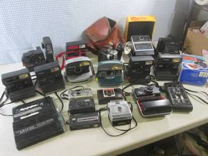 lot 126 image: (EW6) Large Assortment of Vintage C...