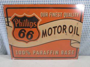 lot 190 image: (FS) Phillips 66 Motor Oil Tin Si...