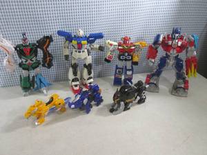 lot 199 image: (CS) Assorted Transformers Toys - T...