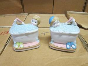 lot 216 image: (A-4) Ceramic Bathtub Figures Take ...