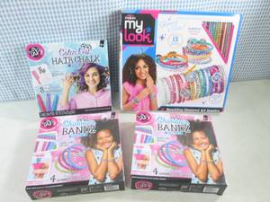 lot 250 image: (F-0) Assorted Girls Kits...