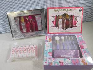 lot 256 image: (CSB) 4 Ladies Personal Care Box Se...