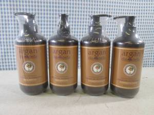 lot 330 image: (BSB) 4 Pump Bottles 2 of Each Arga...