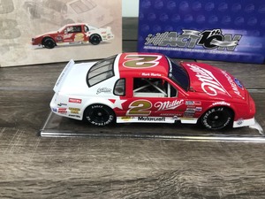 lot 256 image: 2002 Nascar Action Racing Collectibles Historical Series 1986 Thunderbird Mark Martin #2  Miller 124 scale die cast stock car