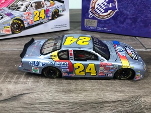 lot 289 image: 2000 Nascar Action Racing Collectibles Jeff Gordon Monte Carlo #24 DuPont Nascar 2000 124 scale die cast stock car