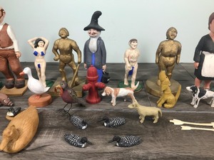 lot 362 image: 29 - wood carved figurines