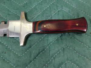 lot 21 image: Knife with zipped case