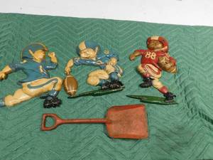 lot 36 image: 1976 Homco set of 3 metal wall hanging football players and vintage childrens metal shovel