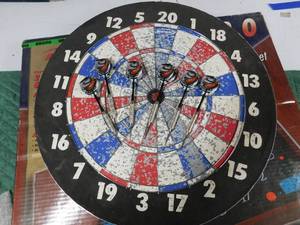 lot 51 image: Double sided dart board w 2 sets of darts