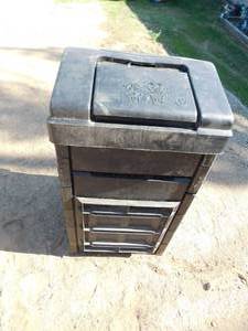 lot 107 image: Compost bin
