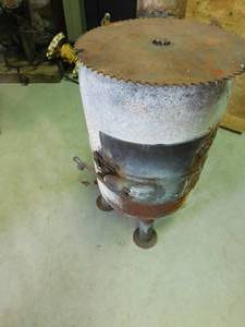 lot 113 image: Fish house wood stove