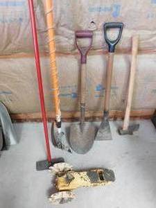 lot 127 image: Lawn tools and sprinkler