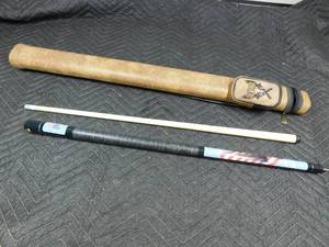 lot 131 image: Adron pool stick w case