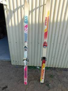 lot 157 image: 2 prs. Of snow skis
