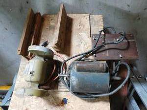 lot 161 image: Motor  grinder mounted on wood