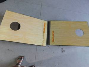 lot 165 image: Yard toss game in Case