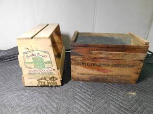 lot 179 image: 2 Vintage wood crates