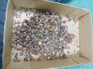 lot 205 image: Box of agates
